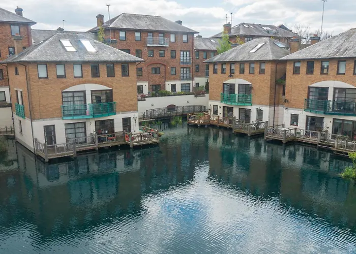 Stylish Waterfront Apartment